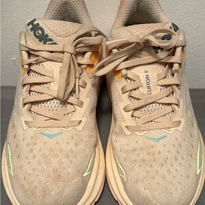 HOKA Clifton 9 sneakers size 6.5B women’s. Gently worn